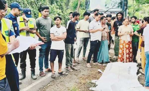 চুনতী জাঙ্গালিয়ায় আবারও ভয়াবহ সড়ক দুর্ঘটনা, মারা গেছে ৫জন